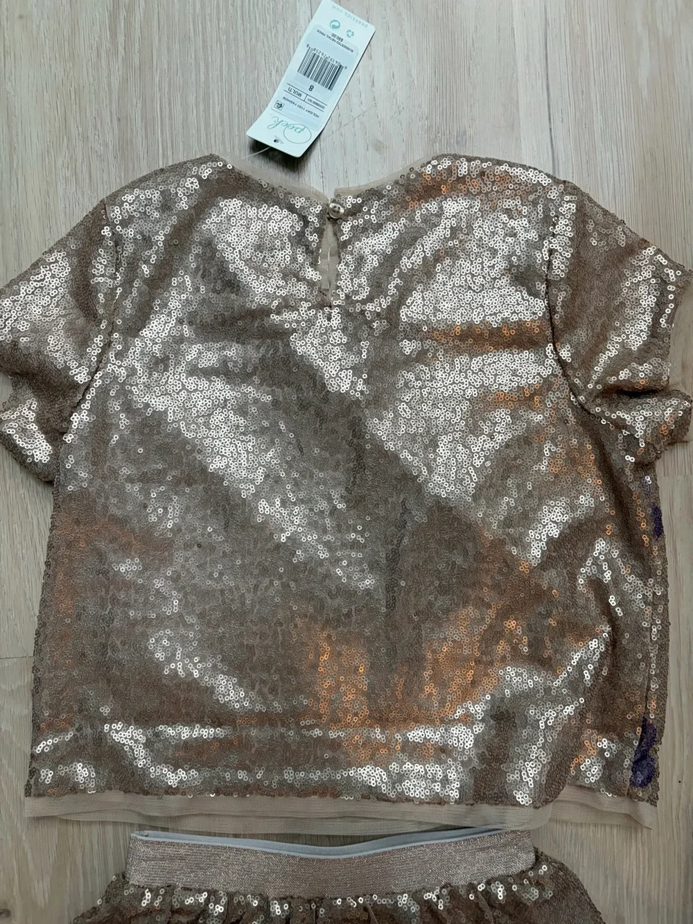 Peek sparkling gold